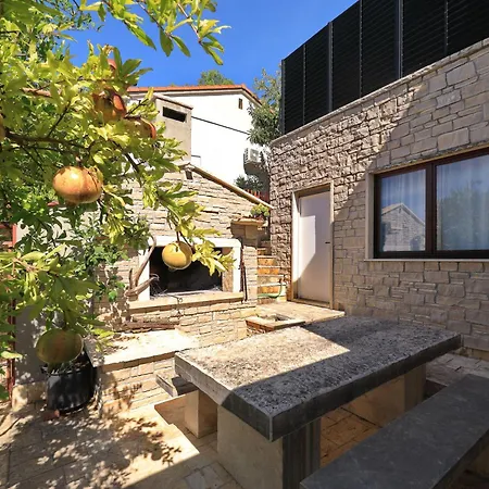 Alsano, No 1 Apartment